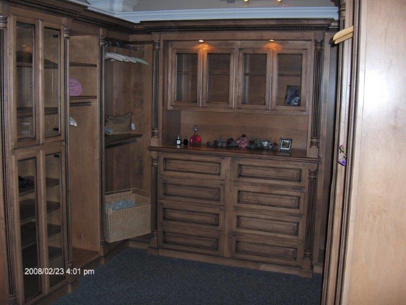 Closet organizers and custom closet storage solutions